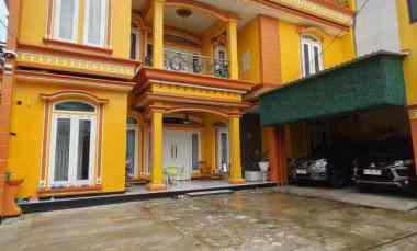 Rumah 3 Lantai Semi Furnished di Cipayung Jaktim