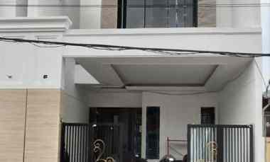 Rumah Dijual di Babatan Pantai Utara