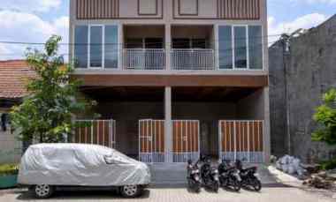 Rumah Babatan Pilang, Wiyung - New Minimalis - Row 2 Mobil