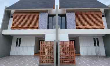Rumah Baru, 2 Lantai, dekat Kampus Upn di Maguwoharjo