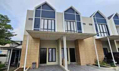 Rumah Baru 2 Lantai dekat Stasiun Jurang Mangu