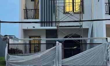 Rumah Baru Araya Surabaya 2m an di Boulevard