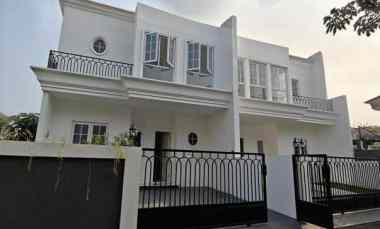 Rumah Baru Design American Classic di Jatiwaringin