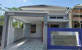 Rumah Baru di Kalasan Tepi Jalan Aspal dekat Jogja Bay