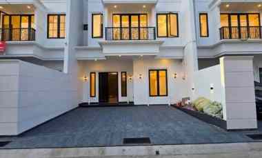 rumah baru klasik modern di pondok bambu jaktim