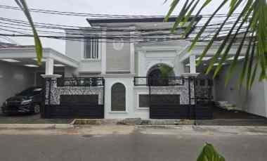 rumah baru renovasi lokasi strategis siap huni