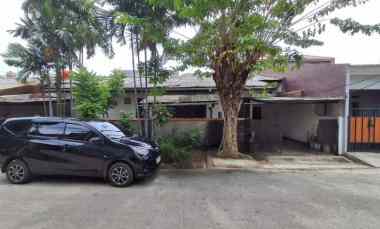 Rumah Besar Langka dekat Tol