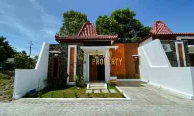 rumah cantik bergaya etnik joglo strategis