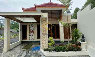 Rumah Cantik Bonus Taman Cantik dan Kanopi