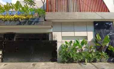 Rumah Cantik Plus Private Pool di Rawamangun Jaktim