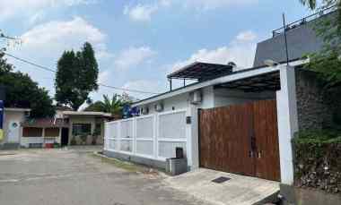 rumah carpot bisa 5 mobil di grand galaxy city