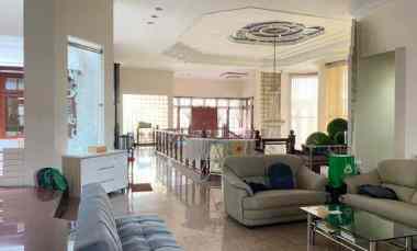 Rumah Cempaka Carport 15mobil, Lap Basket Indoor Mewah