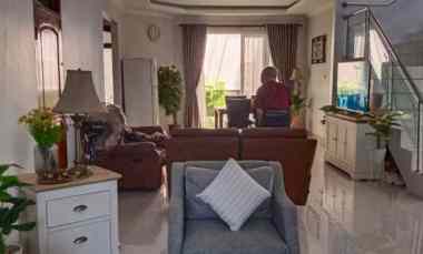 Rumah Terawat Arcamanik Endah dekat Antapani Bandung