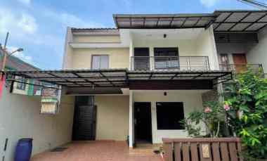 Rumah dalam Townhouse di Pasar Rebo Jaktim