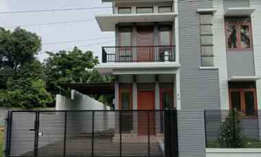 Rumah dekat Akses Toll dan di Kemang Pratama 2, Bekasi