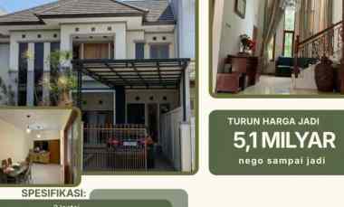 rumah dengan tanah luas di komplek premium batununggal