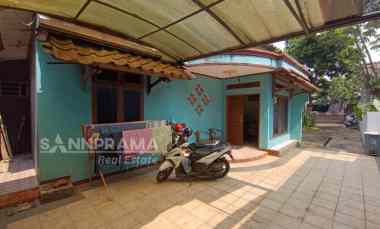 Rumah dengan Tanah Luas Dibelakang Margo City
