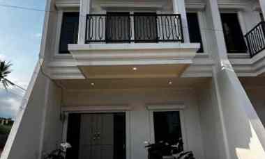 Rumah Desain Mewah di Kawasan Strategis Kepanjen