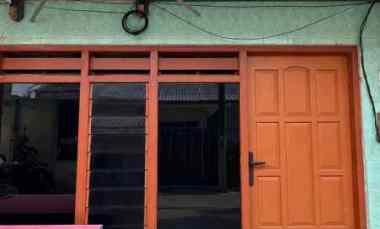 Rumah di Bulak Rukem Strategis