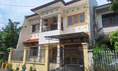 Rumah di Nginden,Surabaya Timur
