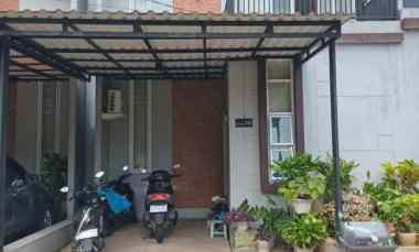 Rumah Seken Terawat di Limo Cinere dekat Masjid Kubah Emas