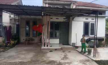 Rumah Dijual jl Lembah Sari Rumbai hanya 180 juta