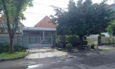 rumah disewakan untung suropati surabaya pusat