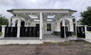 Rumah Elegan Ngaglik Desain Minimalis Bisa Kpr