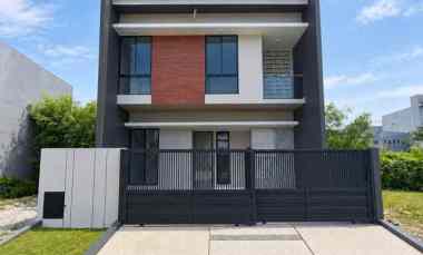 Rumah Florence, Pakuwon City Strategis New Carport 2
