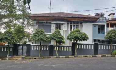 Rumah Gegerkalong Setiabudi Posisi Hook Bandung Utara