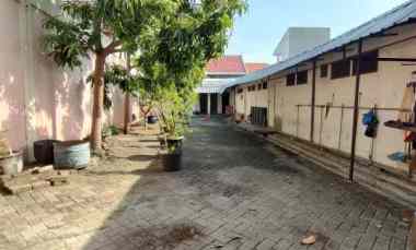 rumah hitung tanah di pantai mentari