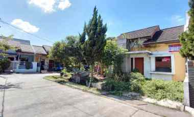 Rumah Hitung Tanah Komplek Batujajar Posisi Hook