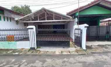 Rumah Hook Akses 2 Mobil, 450 meter ke Haji Nawi Raya