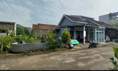 Rumah Hook Cluster Taman Kemanggisan Metland Cibitung