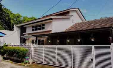 Rumah Hook dalam Perumahan Tapos Depok