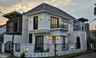 Rumah Hook Modern Style 2 Lantai di Rungkut Asri