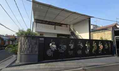 Rumah HOOK Pinggir Jalan Duren Sawit Cocok Usaha, 3,5M