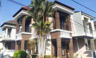 Rumah Hook Semi Furnish Manyar Tirtoyoso Hans Regency