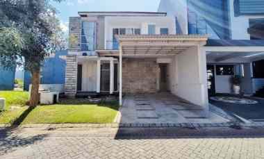 rumah imperial beach pakuwon city strategis minimalis