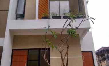 Rumah di Condet dekat Toll Jagoraw, LRT Cawang, Cililitan