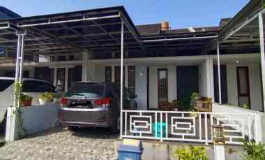 Rumah Dijual di Komp Cherry Field