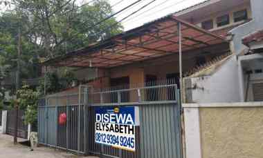 Disewakan Rumah 2 Lt, Bagus, Semi Furnish, Bebas Banjir, BCS