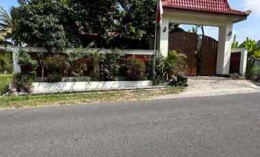 Rumah Joglo Full Jati, 5 menit ke Kampus Uii di Sleman