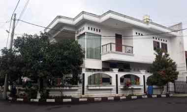 rumah komp puri tirta kencana pusat kota