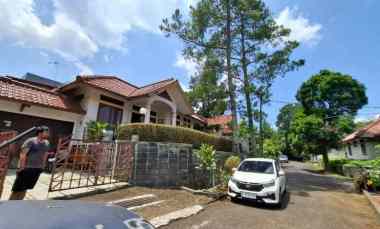 Rumah Komplek Cibabat Taman Luas 2 menit Pemkot Cimahi