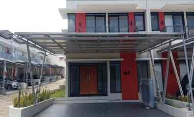 Rumah Komplek Sariwangi Hook One Gate System View Asri