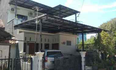 Rumah Komplex Dua Lantai Siap Huni