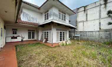 Rumah Lama Komplek Kavling Polri, Tenang dan Asri