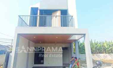 Rumah Lokasi Super Strategis Meruyung Limo Depok