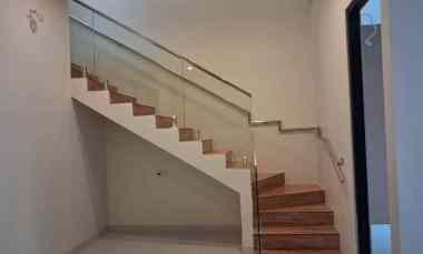 Rumah Manyar Gress 2.lantai Tengah Kota Surabaya Timur